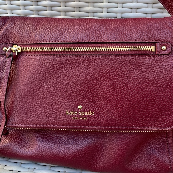 Kate Spade "Carlson" Burgundy Pebbled Leather 2 Way Handbag - Picture 3 of 13